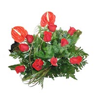 9 adet kirmizi g�l ve antorium  Dikmen �lkad�m �i�ek g�nderme sitemiz g�venlidir 