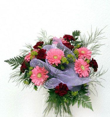 gerbera ve kir �i�eklerinden demet tanzimi Dikmen �lkad�m �i�ek g�nderme sitemiz g�venlidir 