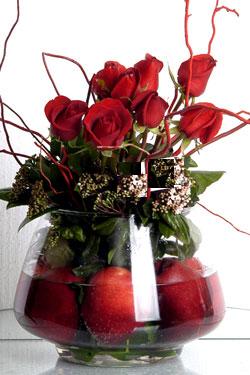 Dikmen Keklikp�nar� �i�ek sipari�i vermek   12 adet kirmizi g�l ve altinda s�rpriz meyva
