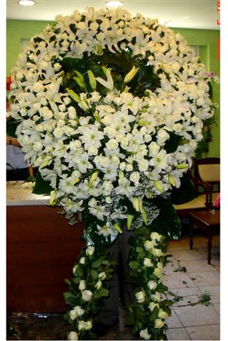 Cenaze �elenk , cenaze �i�ekleri , �elengi Ankara Dikmen 14 �ubat sevgililer g�n� �i�ek 