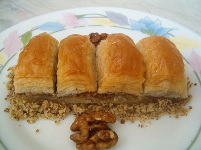 online pastane Essiz lezzette 1 kilo cevizli baklava Dikmen Harbiye ankara �nternetten �i�ek sipari�i 