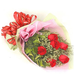 �ve�ler Dikmen anneler g�n� �i�ek yolla  6 adet k�rm�z� g�lden buket