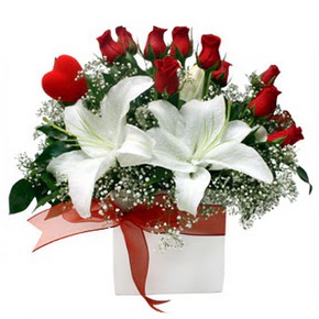 �i�ek�i Dikmen �i�ek servisi , �i�ek�i adresleri  1 dal kazablanka 11 adet k�rm�z� g�l vazosu
