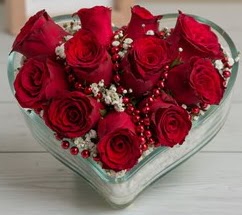 Kalp i�erisinde 7 adet k�rm�z� g�l Dikmen Ankara �i�ek g�nder uluslararas� �i�ek g�nderme 