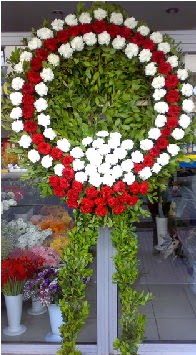 Cenaze �elenk �i�e�i modeli ankara �i�ek yolla Dikmen malazgirt �i�ek�i telefonlar� 