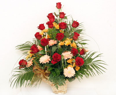�i�ek�i Dikmen �i�ek servisi , �i�ek�i adresleri  sepet i�erisinde 9 adet g�l gerbera ve kir �i�ek