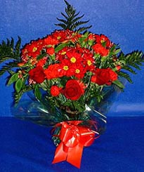 Dikmen Keklikp�nar� �i�ek online �i�ek sipari�i  3 adet kirmizi g�l ve kir �i�ekleri buketi