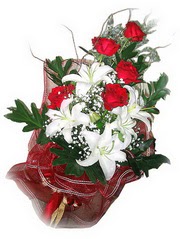 Dikmen Naci�ak�r �i�ek�i ma�azas�  5 adet kirmizi g�l 1 adet kazablanka �i�egi buketi