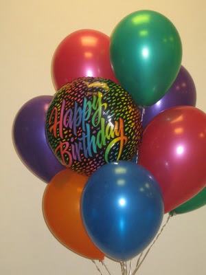 dogum g�n� parti u�an balonlari