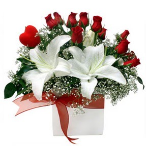 �i�ek�i Dikmen �i�ek servisi , �i�ek�i adresleri  1 dal kazablanka 11 adet k�rm�z� g�l vazosu