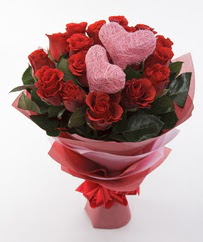 12 adet k�rm�z� g�l ve 2 adet kalp �ubuk Dikmen ankara �i�ek sipari�i �i�ek g�nderme 