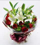 11 adet k�rm�z� g�l 1 dal kazablanka buket Dikmen Akp�nar Ankara  hediye sevgilime hediye �i�ek 
