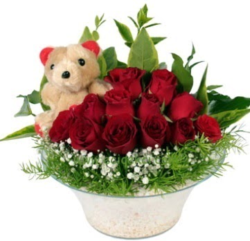 Cam tabakta 7 adet k�rm�z� g�l ve k���k ay� �i�ek�i Dikmen �i�ek servisi , �i�ek�i adresleri 